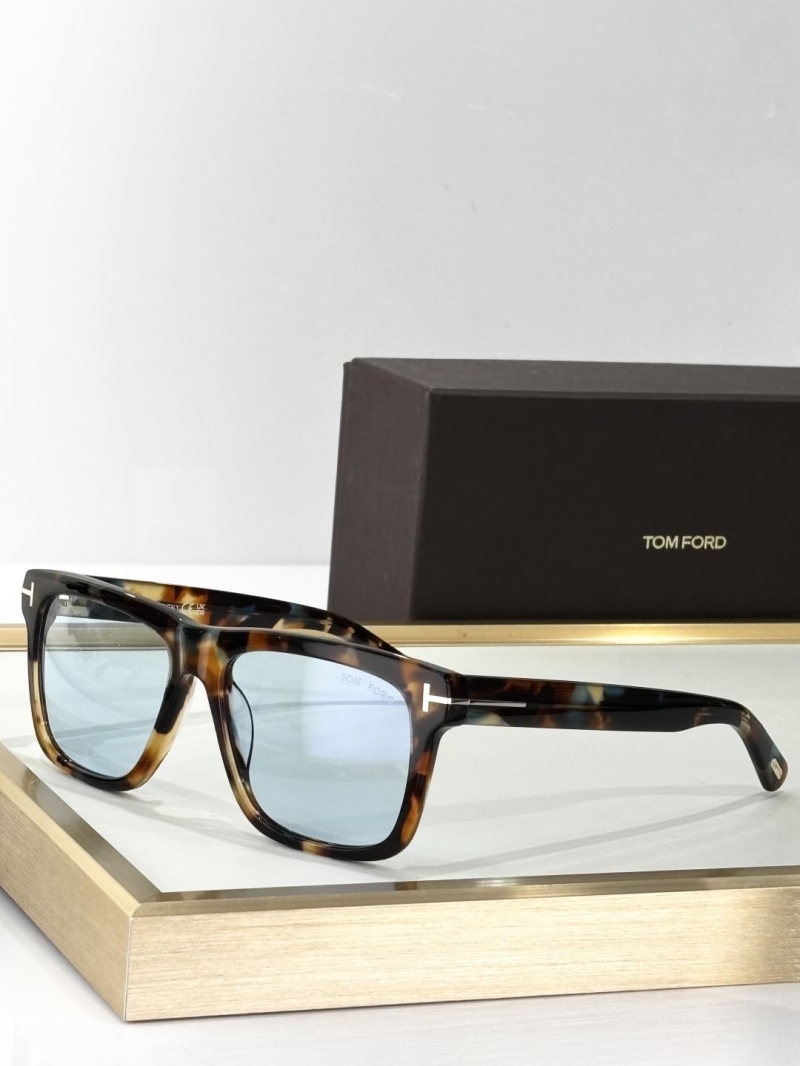 TOM FORD
